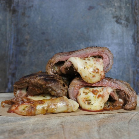 Cordon Bleu Blonde d'Aquitaine met mozzarella, zontomaat & pesto