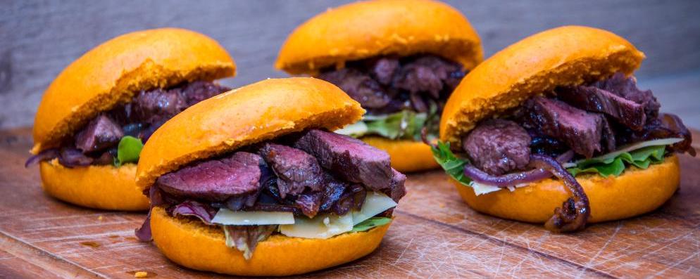 Bao Buns met Wagyu ossenhaaspuntjes