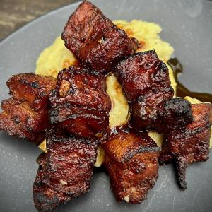 Pork Belly Burnt Ends met Truffelpuree & Whisky glaze