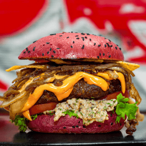 Cheddar jalapeno burgers met bacon mayonaise