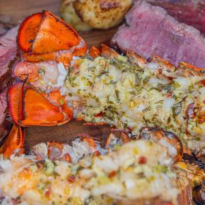 Gegrilde kreeftenstaart met kruidenboter