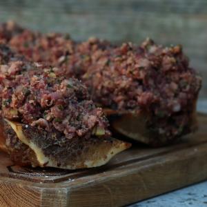 Steak Tartare met Gerookt Beenmerg
