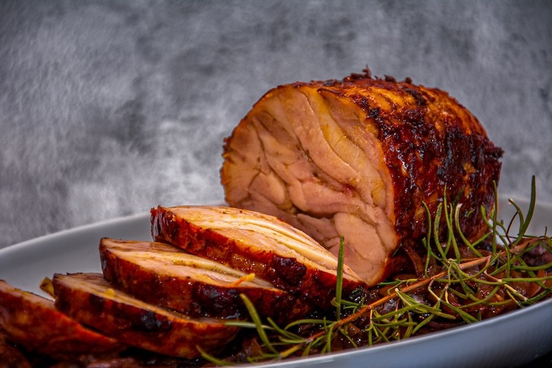 Kiprollade met champignons en ui in ketjapsaus