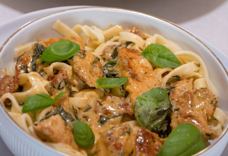 Romige kipfilet met tagliatelle