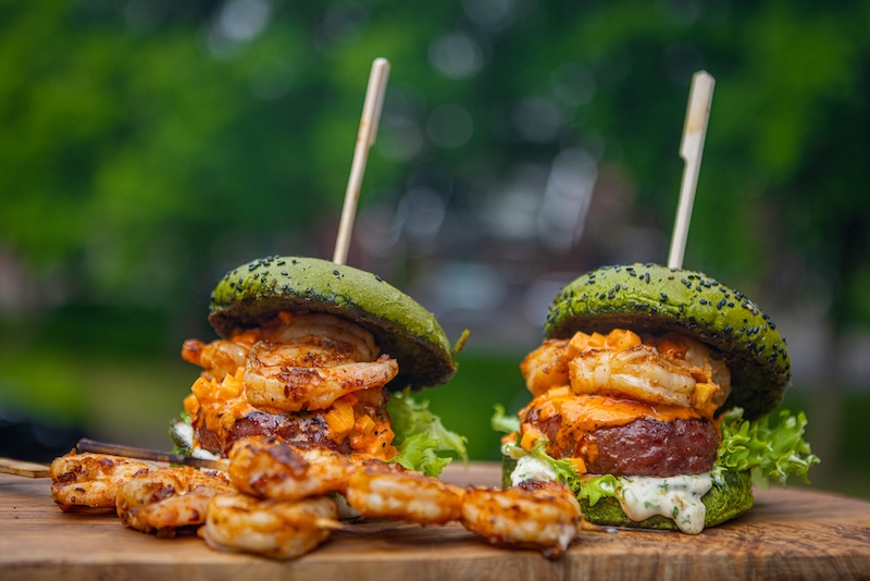 Surf en turf Wagyu burgers met gamba's